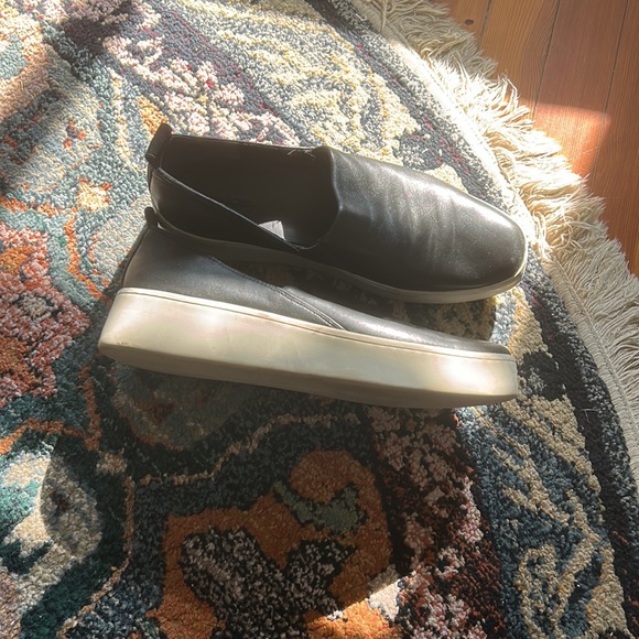 Vince Black Leather Slide Ons - Picture 3 of 6